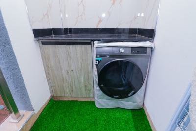 Modern 2 Bedroom Airbnb Near Nightlife Hotspots, George Padmore Road, Kilimani, Nairobi, Apartment Short Let
