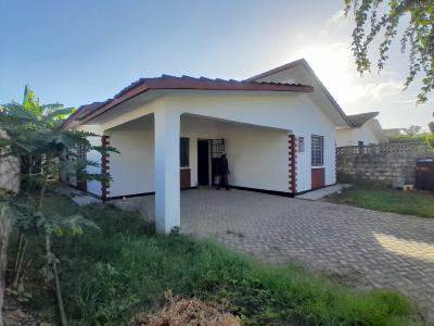 Spacious 3-bedroom Bungalow in a Gated Community Near Mtwapa Farmers, Near Oasis Hospital, Mtwapa, Kilifi, Terraced Bungalow for Sale