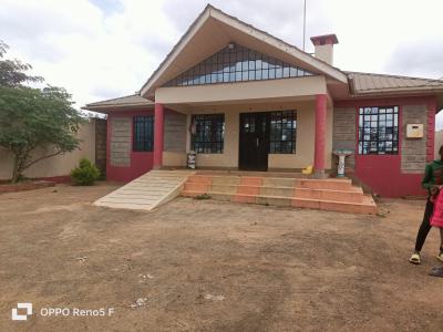 Spacious 4 Bedrooms Home with Private Compound, Kikuyu, Kamangu, Kikuyu, Kiambu, House for Rent