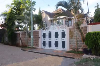 Modern 4 Bedroom Maisonette All Ensuite Plus Dsq on 50by80 in Ruiru., Ruiru, Kiambu, House for Sale