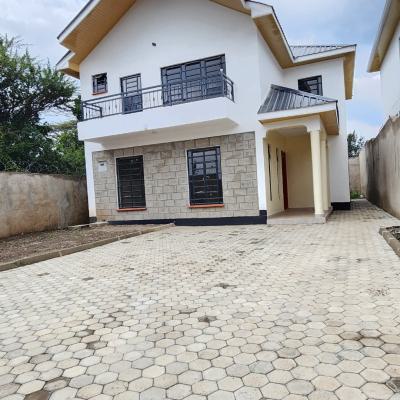New 4bedroom Maisonette with Dsq on Eighth in Ongata Rongai., 400 Meters From The Tarmac Road, Ongata Rongai, Kajiado, House for Sale