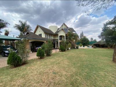 Elegant 5-bedroom Luxury Home with Private Pool, Garden Estate, Muthaiga North, Muthaiga, Nairobi, House for Sale