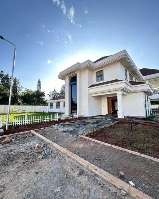 Newly Built 4 Bedroom Maisonette + Dsq, Karen, Karen, Nairobi, House for Sale