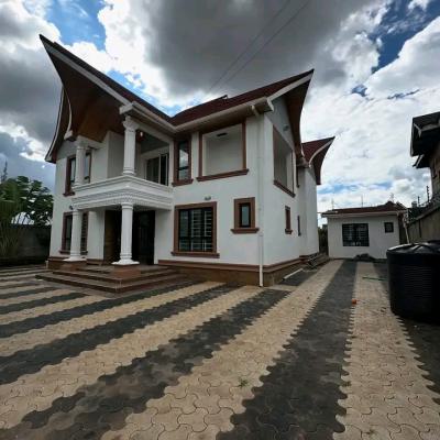 Spacious 4 Bedroom House for at Ruiru, Thika Superhighway, Ruiru, Kiambu, House for Sale