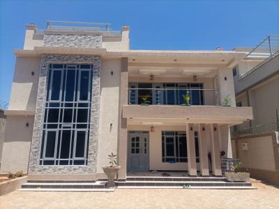 4 Bedroom Hse All Ensuite in a Controlled Estate Along Thika Super Hig, Ruiru, Ruiru, Kiambu, Townhouse for Sale