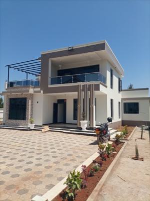 3 Bedroom House with Dsq All Ensuite Mugutha  Has a Study Roo, Mugutha, Ruiru, Kiambu, Townhouse for Sale