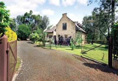 Amazing 5bedroom Home All Ensuite with Dsq on 3quarters Acre, Karen, Nairobi, House for Sale