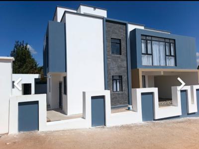 Contemporary 5 Bedroom Maisonette All Ensuite with Dsq and Pool, 500 Meters From Tarmac in Kamangu, Kikuyu, Kiambu, House for Sale