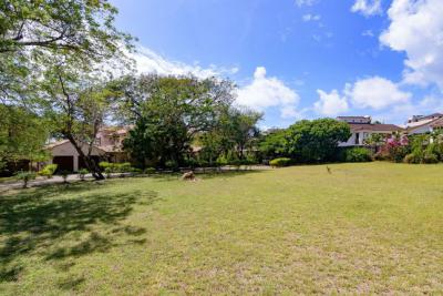 5 Bedrooms Villa on a 2 Acres Very Private Beach Property with a Swimm, Nyali, Nyali, Mombasa, Townhouse for Sale