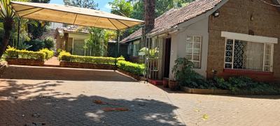 Five (5) Bedroom Master Ensuite Bungalow on 0.5 Acre Compound, Kilimani, Kilimani, Yaya., Kilimani, Nairobi, Office Space for Rent