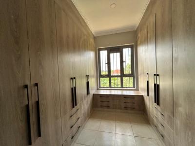 to-- Ksh 450,000 per Month in Runda, Runda, Runda, Westlands, Nairobi, Townhouse for Rent