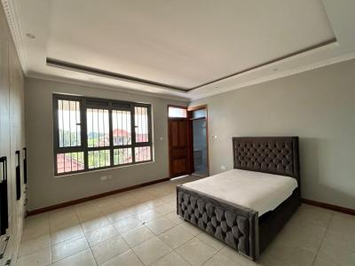 Elegant 5-bedroom Family Home on 0.5 Acres Within a Secure Gated Community, Runda, Westlands, Nairobi, Townhouse for Rent