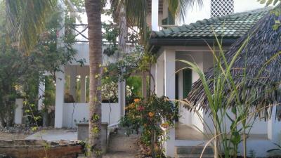 Luxury 3-Bedroom Beachfront Home on 1-Acre — Che Shale, Malindi Town, Kilifi