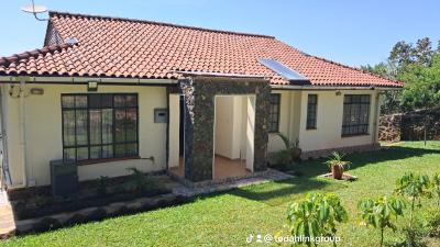 3 Bedrooms Bungalow with Lush Garden, Riat Area, West Kisumu, Kisumu, Detached Bungalow for Rent