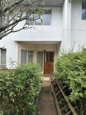 Four (4) Bedroom Master Ensuite Maisonette with a Staff Quarter, Hurlingham, Woodland Road, Kilimani, Nairobi, Office Space for Rent