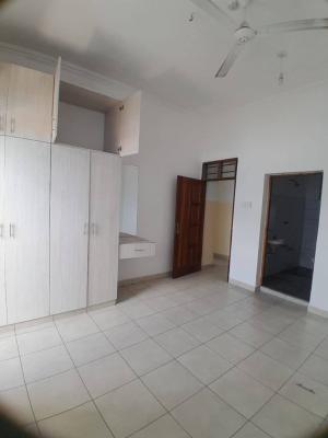 Spacious 3 Bedroom Apartment with Master, Stadium, Magogoni, Mombasa, Apartment for Rent