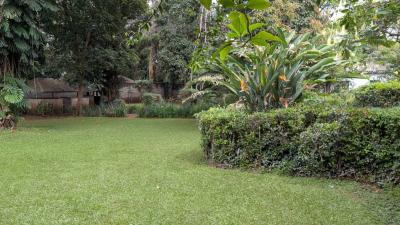 an Elegant 0.75 Acres Flat Land Suitable for Villas/home, Mugumo Road, Lavington, Nairobi, Land for Sale