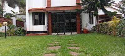 Five (5) Bedroom Two (2) Ensuite Townhouse with a Garden, Kilimani Estate, Kilimani, Nairobi, Townhouse for Rent
