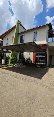 Luxurious 4 Bedroom Maisonette Plus Sq Langata, Mugumo-ini (langata), Nairobi, Townhouse for Rent