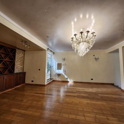 Charming 5 Bedroom Villa