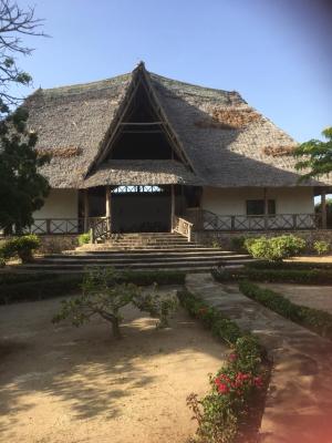 Malindi 3 Bedroom House Ensuite Sitting on 2 Acres, Garage, Undergroun