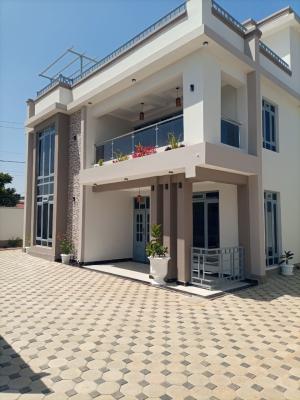 5 Bedroom House with Sq All Ensuite with Family Room in a Gated Estate