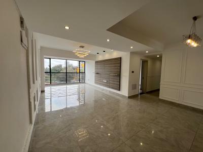 New Spacious 3 Bedroom with DSQ Apartment