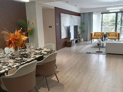 An Executive Very Spacious 5 Bedroom All Ensuite Plus DSQ