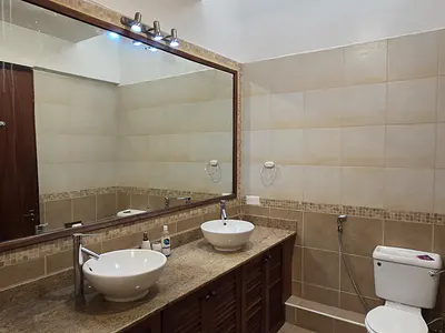 2 Bedroom Spacious Penthouse in Parklands