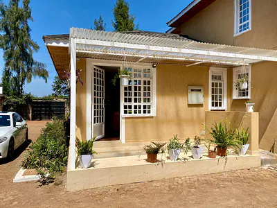 Lovely 2 Bedroom Guest Wing to Let Karen Near Water Front