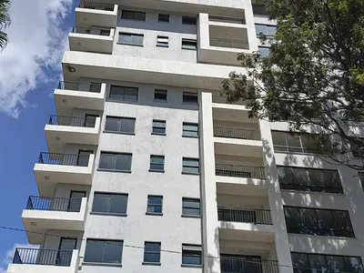 An Excellent Very Spacious 3 Bedroom All Ensuite Plus DSQ