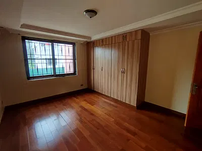 A Spacious and Elegant 5-Bedroom All En-Suite Villa