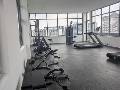 Spacious 1 Bedroom Apartment with a Study to Let