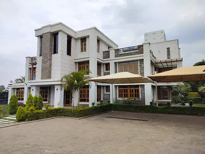 Luxury 6-Bedroom House in a Gated Community Private Compound