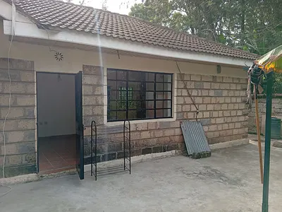 Newly Refurbished 2 Bedroom Guest Wing to Let Karen