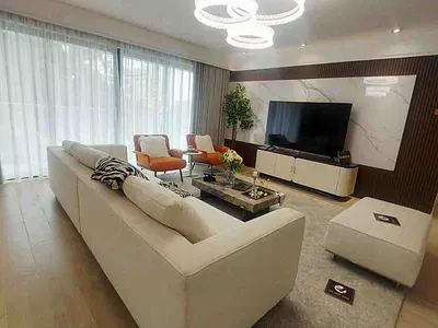 Premium 5 BR + DSQ Apartments