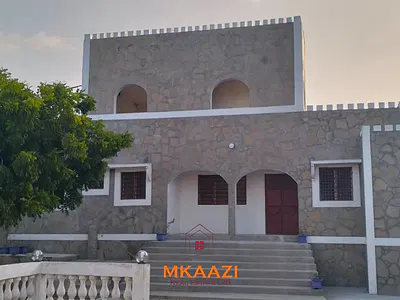 Newly Built 3-Bedroom House with Sq on Casuarina Road, Malind