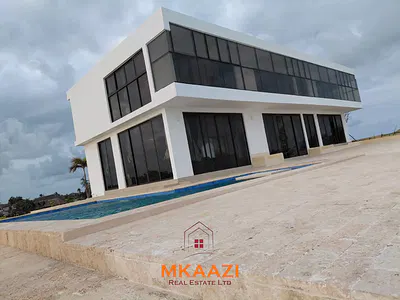 Exclusive Luxury 4-Bedroom Beachfront Villa in Love Island, W