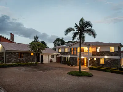 To Let: Mansion. 5 Bedrooms, 3 Ensuite+ DSQ