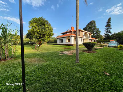 To Let: Mansion, 5 Bedrooms, 3 Ensuite+ DSQ