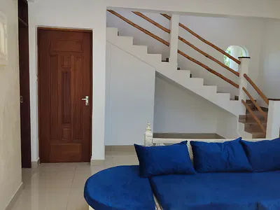 6 Bedrooms Villa with a Swimming Pool Sitting on a Quarter Acre Plot S