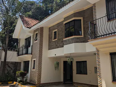 To Let: 4 Bedroom, 3 Ensuite+ DSQ Villa