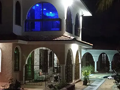5 Bedrooms House with a Swimming Pool on a 1 Acre Plot in Mombasa-Nyal