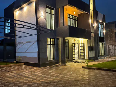 4 Bedroom Townhouse