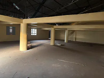 Warehouse / Space 2000 Square Feet