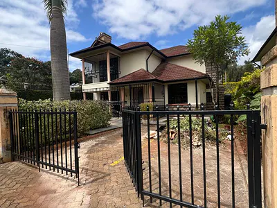Luxury 4 Bedroom Townhouse