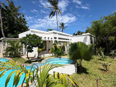 Villas Watamu -- Turtle Bay Road (Near Temple Point & Lichthaus) Featu
