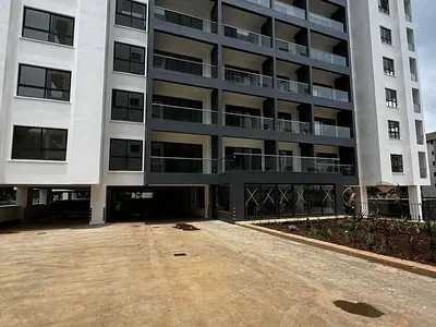Spacious 2 Bedroom En Suite with DSQ