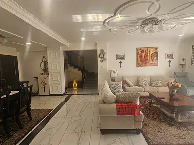 An Executive Very Spacious 5 Bedroom Duplex All Ensuite Plus DSQ