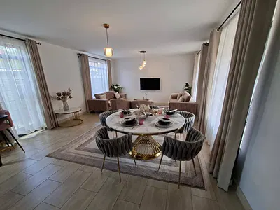 4 Bedrooms Plus DSQ